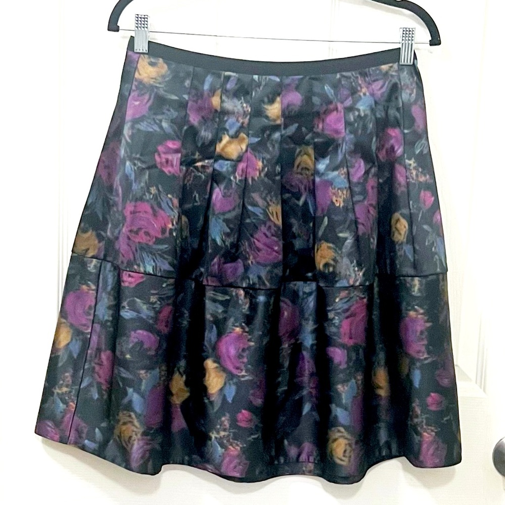 The limited taffeta skirt with pockets Size 4
